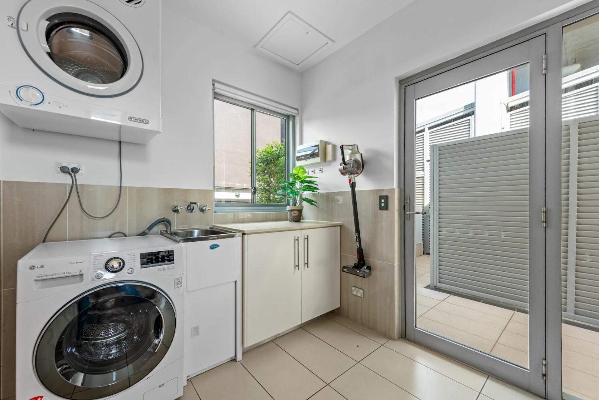 Proximity Waterfront Apartments Redcliffe Rum bild